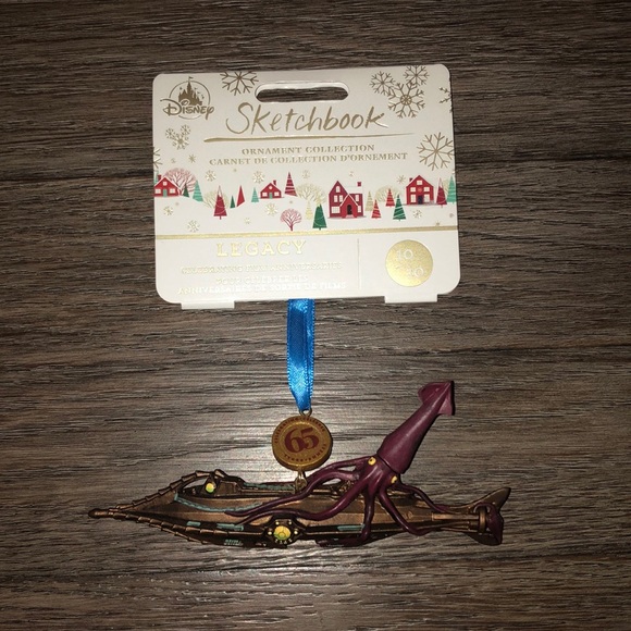 Disney Sketchbook 2019 65th Legacy ornament - Picture 2 of 7